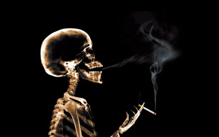 το κάπνισμα ως αιτία πόνου στην πλάτη στην περιοχή των ωμοπλάτων